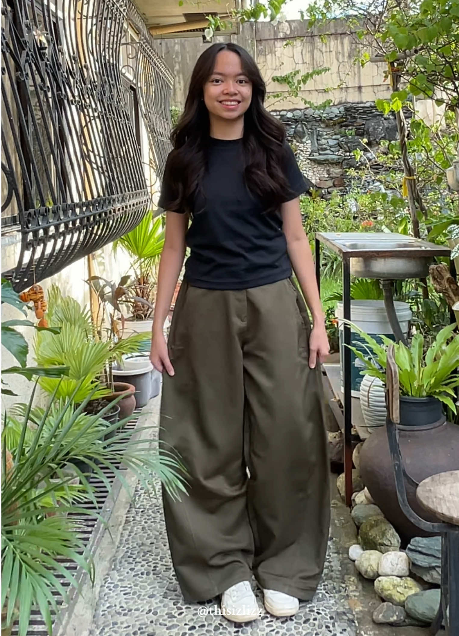 Kinwoo Barrel Pants in army green ✨ #kinwoo #barrelpants #armygreenpants #baggypants #widelegpants 