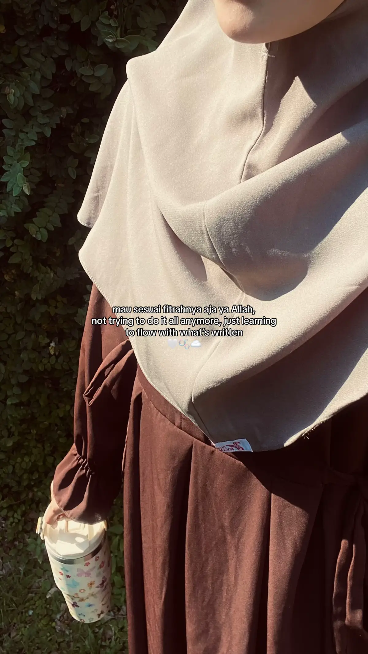 ngejar sesuatu bukan ranahku, ranahku berjalan dijalan yang Dia tuntun 🥹🤍 #perempuan 