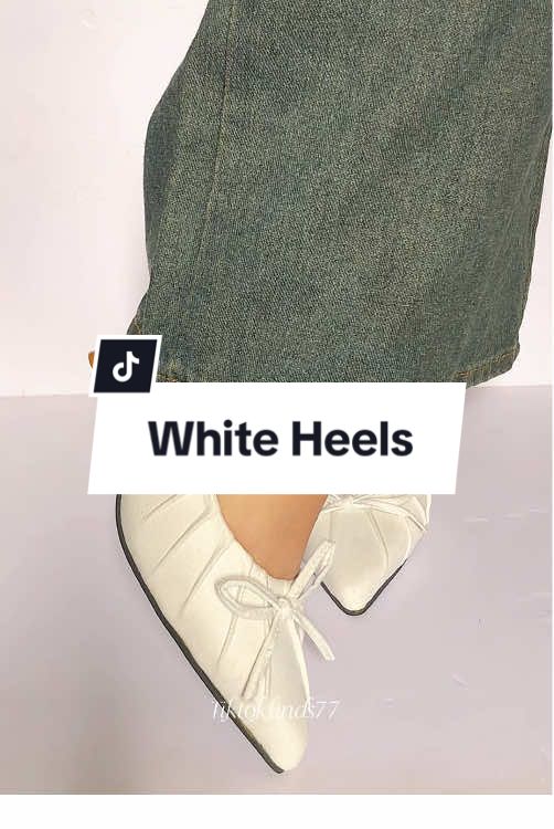 So easy to fall in love with this white heels😩🤍 #classysandals #sandalsforwomen #pointedsandals #sandalsrecommendations #trendingsandals 