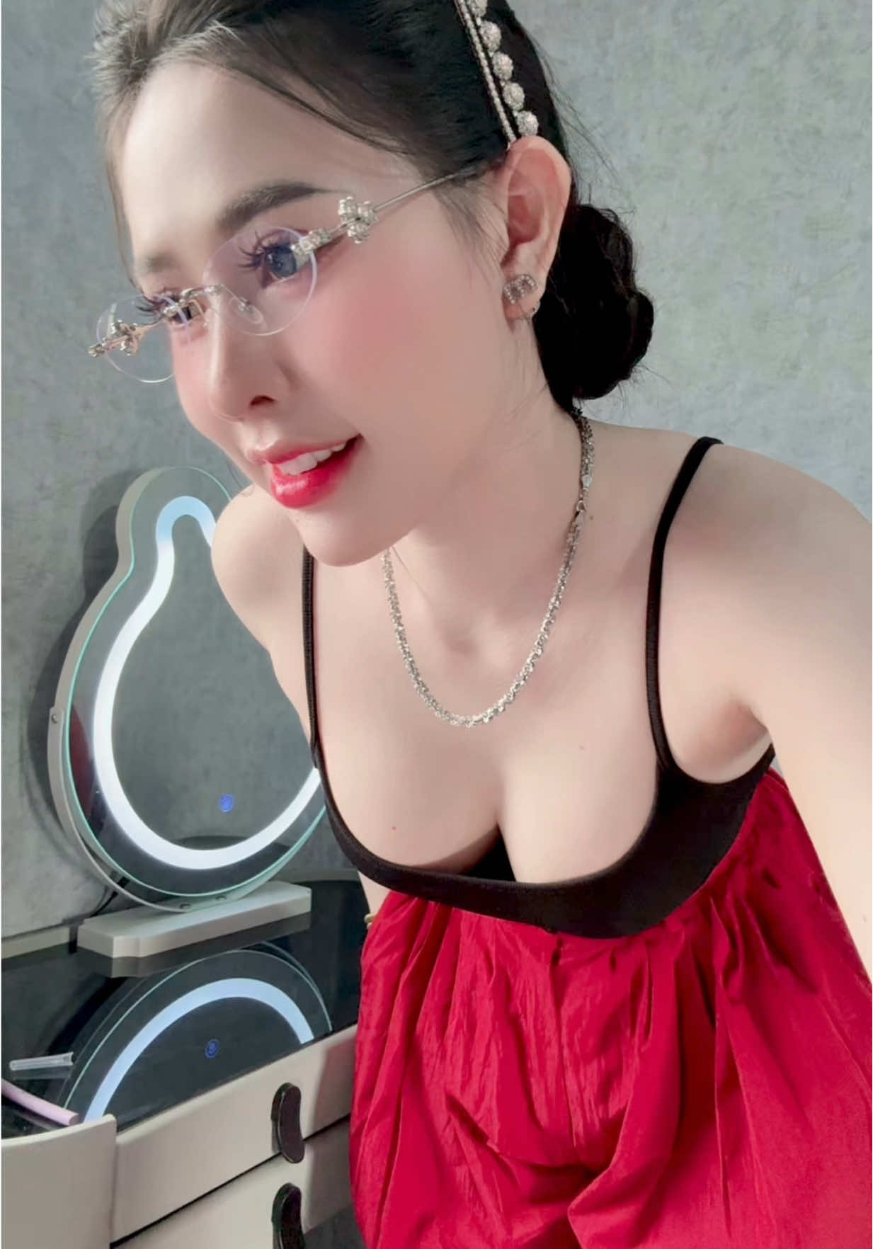 Y vậy nha fen 🥴 #xuhuongtiktok #linhlaiiboutique 