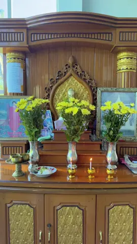 ကိုယ်တိုင်ခူးပီးသီထားတဲ့ စကားစိမ်းပန်းလေး ကပ်လှူ🙏#ကုသိုလ်တွေထပ်တူရပါစေ 