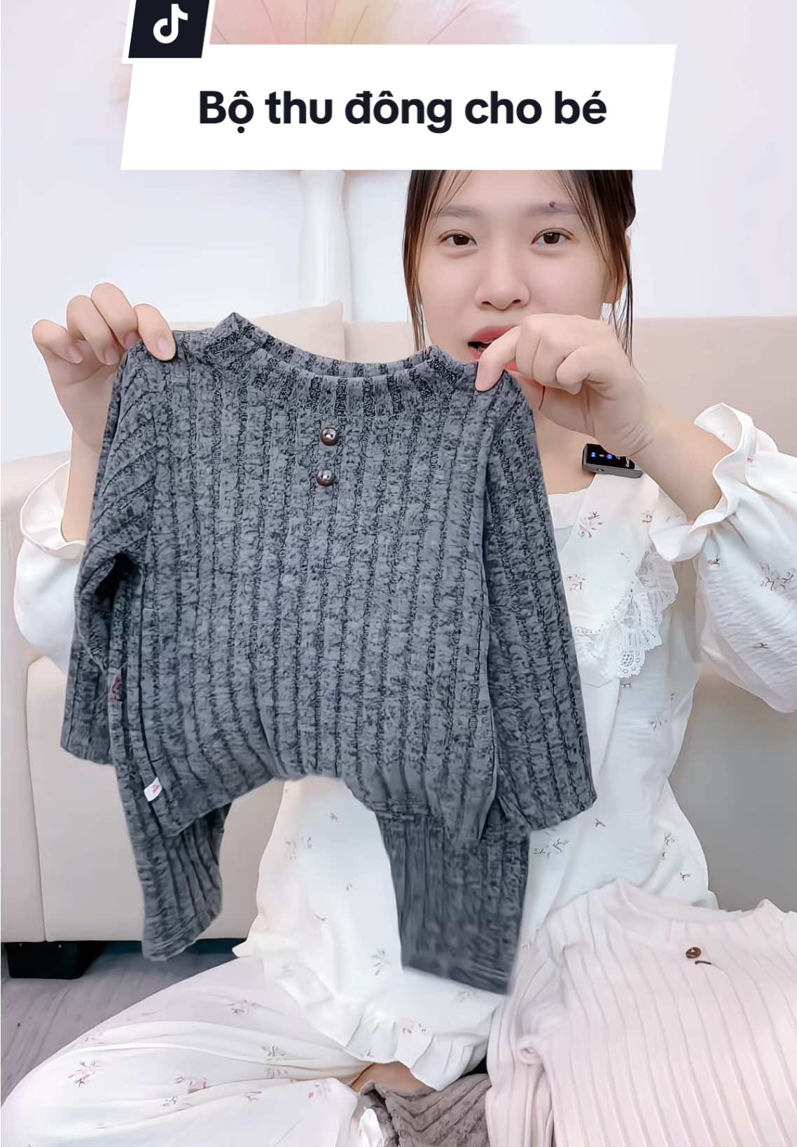 Bộ len lông mềm mịn chân ái cho mùa thu đông này luôn ạ #bodaitaychobe #bothudongchobe #boxinhchobe #quanaotreem #xuhuongtiktok 