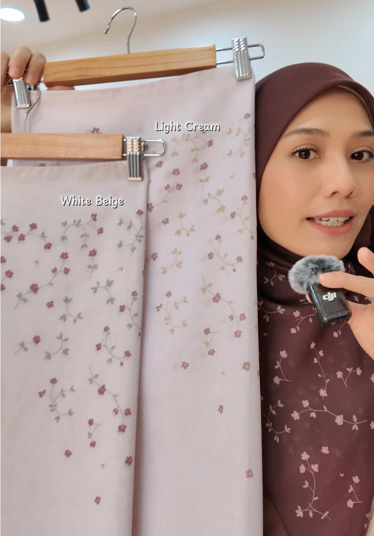 Perbezaan color light cream & white beige. Dua-dua love gaiss p checkout sekarang ! 😍 #tudungbawal  #tudungcorak  #bawalcottonprinted  #bawalcottonbidang50  #minimalistoutfits 