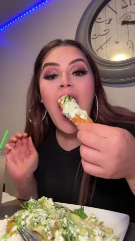 Tacos de papa! #MomsofTikTok #mukbang #flautas #mexicanfood #eatwithme 