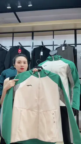 Mã U351 áo gió Lining chính hãng dày dặn, đẹp