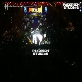 @shattawaleking invites @medikal on stage to do the one side dance #djpakorich #4KINTINZ #allbelie #pakorichstudios