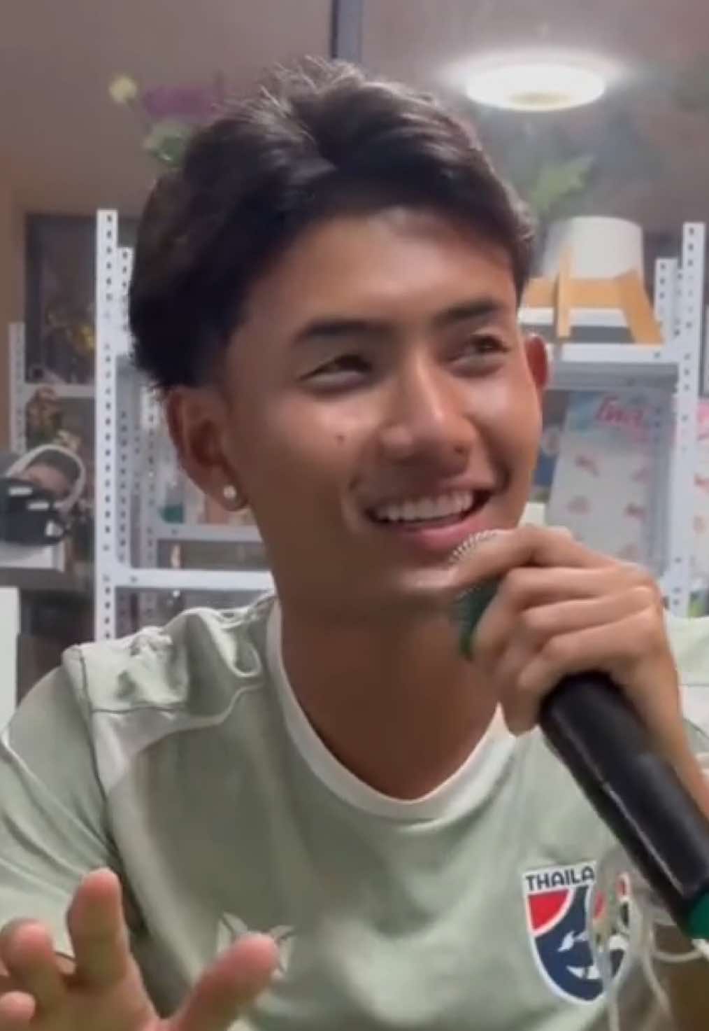 วิทยาลัยหลายใจ ~ Cover by Bank 🎤🎤 #แบงค์ศุภณัฏฐ์ #ศุภณัฏฐ์เหมือนตา #SuphanatMuenta #Suphanat10 #ครอบครัวธนาคาร  Cr.FB คุณแม่นะคะ 🙏🏻🩷