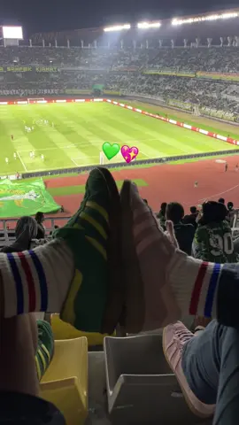 💚🩷 #persebayafans #bonek #casualoutfits #casual #adidas 