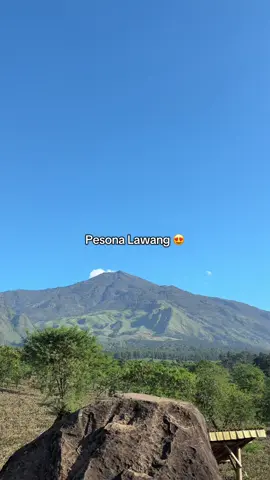 Malang utara punya pemandangan gunung Arjuno yang gagah 😍 #gunungarjuno #malanghits #lawangmalang #fyp #lawang_ku 