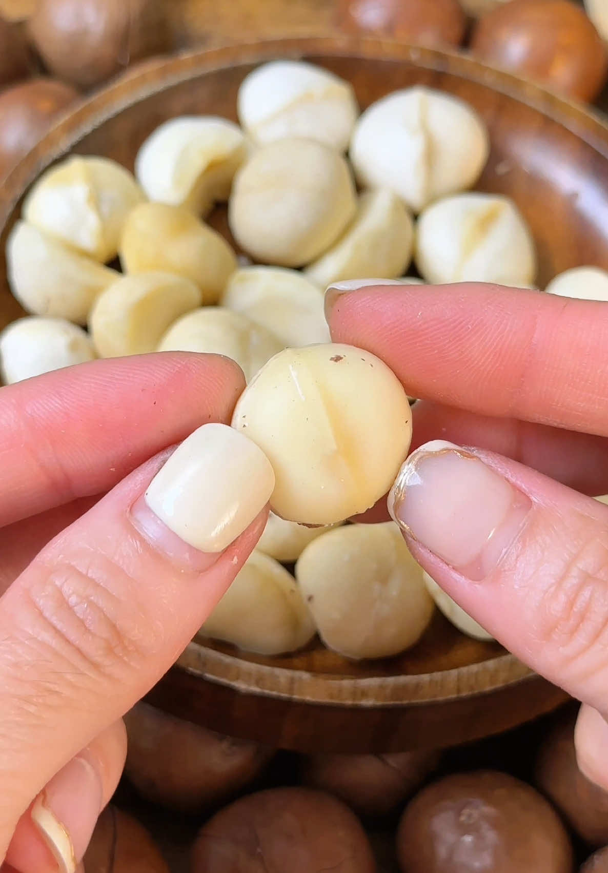 Hạt macca nhà mẹ rô vẫn là chất lượng và giá cả rất bình ổn #food #ancungtiktok #duyenoioi #reviewfood #hatmaccadaklak #maccamero 