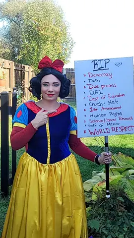 Cleveland ohio Peacefully protested today! proud of my city. Even snow white is agaisnt Fascism! #clevelandohionokingsprotest #nokings #clevelandprotest #nokingsdayprotest #savedemocracy 