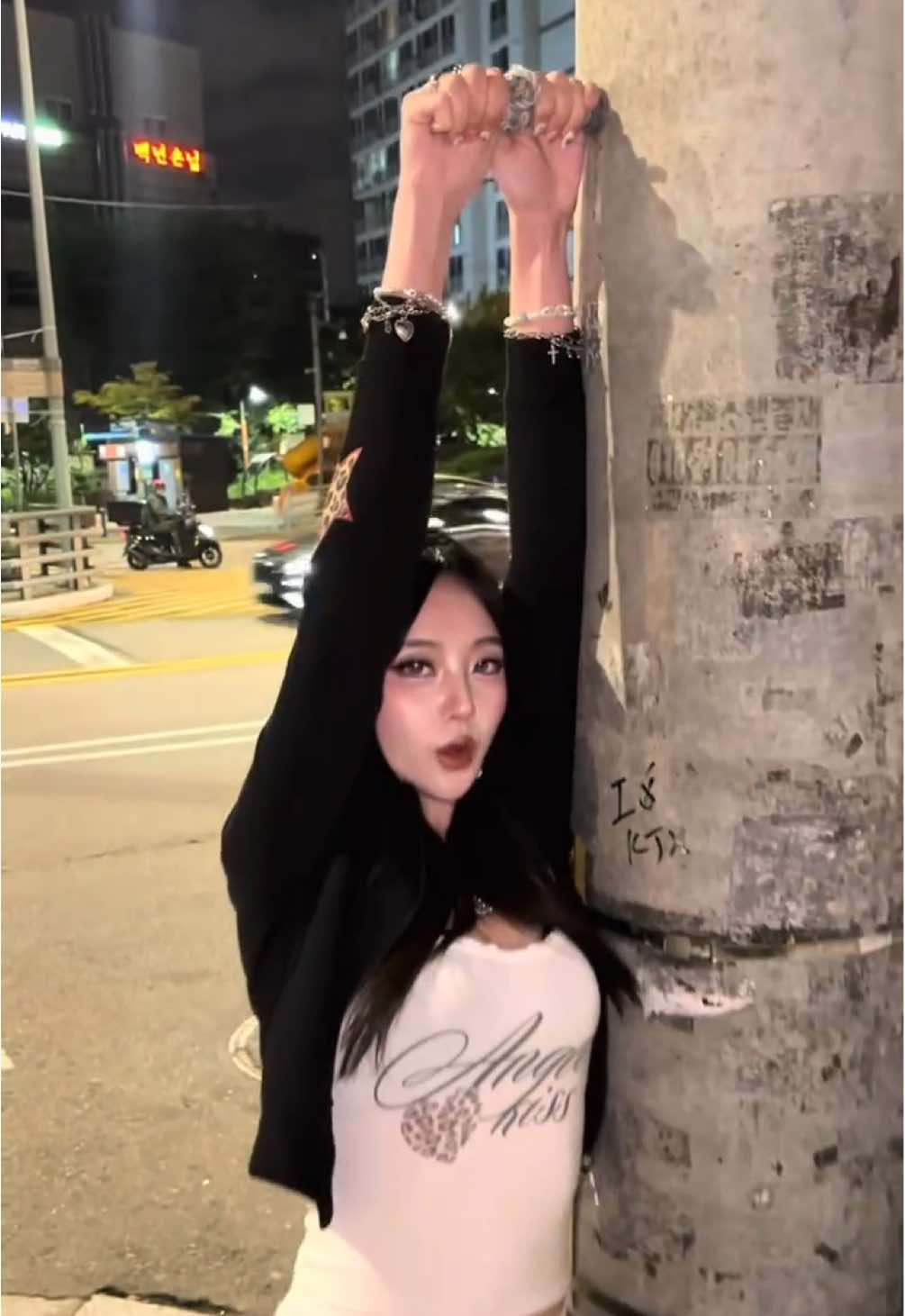 🇰🇷 현실: 손 개아픔 💥 #fyp #koreangirl #challenge #fitcheck #viral 