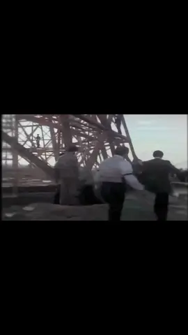 برج واردنكليف (Wardenclyffe Tower) كانت من أعظم مشاريع العالم نيكولا تسلا، وهدفها نقل الطاقة الكهربائية لاسلكيًا إلى أي مكان في العالم 🌍 بدون أسلاك، باستخدام الأرض والجو كموصلين طبيعيين. #nikolajokic #تاريخي #نيكولا_تيسلا #عظيم #نيكولا_تسلا 