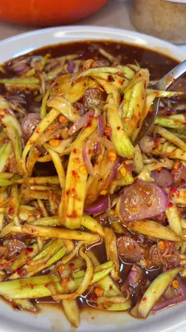 ยำมะม่วงกะปิปลาร้า นัวมากกกกก #food 