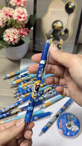 Bút gel xoá được #butgel #butgelhocsinh #butgelxoaduoc 