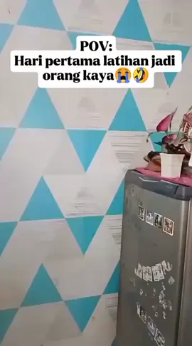 latihan aja dulu siapa tau tahun depan jadi orang kaya 😁 #fypシ゚ #ngakakkocak #komedikocak #hiburan_kocak #funny 