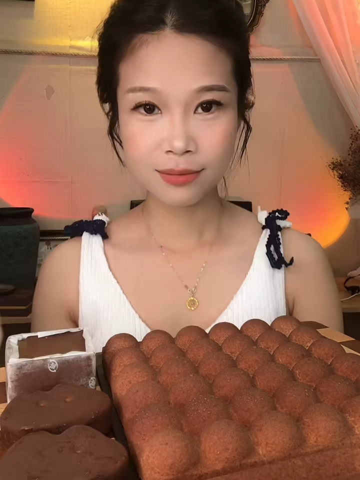 Comment which flavor you like the most ^^ #ancungtiktok #nauancungtiktok #asmr #asmrsounds #asmrvideo #mukbang #mukbangeatingshow #mukbangasmr #eatingsounds #viral #xuhuong #fypシ #green #blackpink #brown #cake #cookingtiktok #mochi #mochilovers❤️🖤 #douyin #douyinmukbang #kwai #chocolate #cheese #matcha