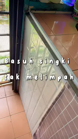 Yeayy ! kalau dulu lepas basuh singki, lantai sekali kena mop taw tak ! 🥹 #penghadangairsinki 