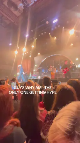 I definitely did this to every song. I get really excited #sombratlanta #sombr #fyp #sombratl 