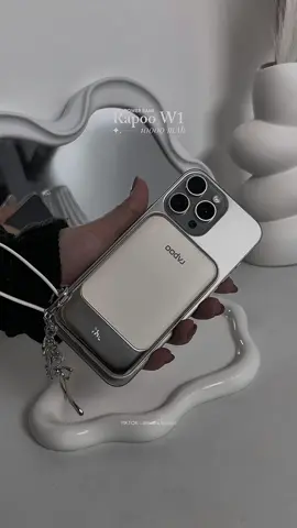 Always on your phone? You’ll need this 10,000mAh Rapoo fast charging Powerbank from @Rapoo Philippines #powerbank #fastcharging #rapoopowerbank #magneticcharger 