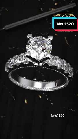 Vỏ nhẫn nữ tôn viên chủ lấp lánh. Sự lựa chọn hoàn hảo là đây #tamluxury #diamond #nhannu