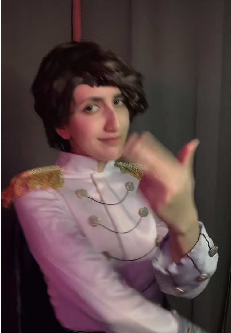 @bbno$ LOOOOOOK!!!!🫵🏻🫵🏻🫵🏻🫵🏻 #cosplay #bbnomoney #marcodiaz #disneycosplay #cosplaytransition 