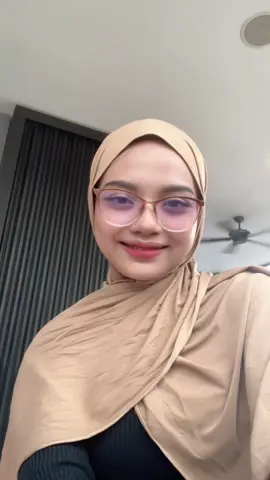 Mama muda mau centil dl😋