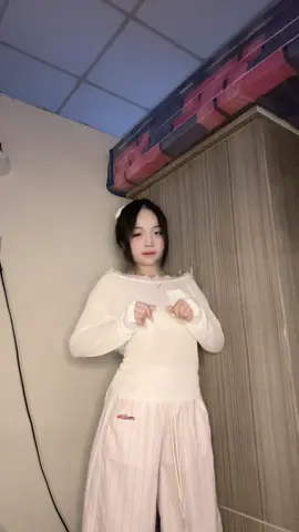 Tập nhảy trend này theo mấy ah cj nc ngoài mờ ko cs giống mấy😭 #dance #xuhuong #nhathien123 