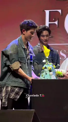 did fourth flirting? 😆 #fourthnattawat #โฟร์ทณัฐวรรธน์ #nattawatjirochtikul #gmmtv #fyp 