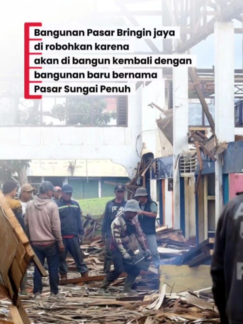 Proses Perobohan Pasar Beringin Jaya.  Bangunan pasar Bringin jaya di robohkan karena akan di bangun kembali bangunan baru bernama Pasar Sungai Penuh.  Sungai penuh menjadi salah satu kota yang mendapatkan PSN (Proyek Strategis Negara).  Pelaksanaan ini akan di bangun pada awal November 2025 dengan total anggaran mencapai 55 miliar dengan rancangan 3 lantai dan dilengkapi dengan basement parkiran. Bismillahirrahmanirrahim, Semoga pelaksanaan ini berjalan lancar dan sukses tanpa ada kendala sama sekali. 🤲 #majuadilsejahtera #sungaipenuhjuara #kotasungaipenuh 