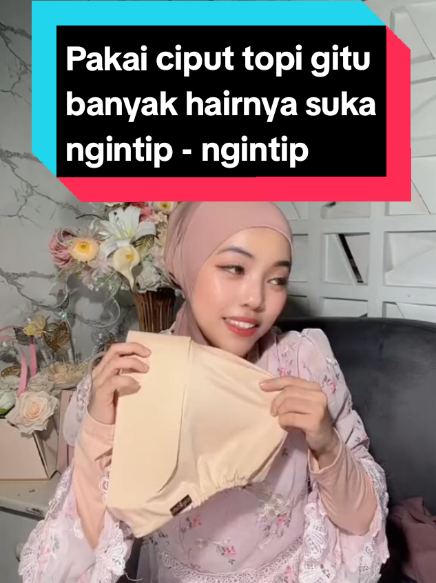 siapa disini yang problem kalo pakai ciput topi, rambutnya suka ngintip2 dibagikan depan?? auto gak nyaman pakai hijab seharian kan... niiih Princess Nonnetedy punya solusinya.. CIPUT MIKA + PONI dijamin pakainya NYAMAN + AURAT AMAN.. #ciput #ciputhijab #ciputantem  #MUA #beauty 