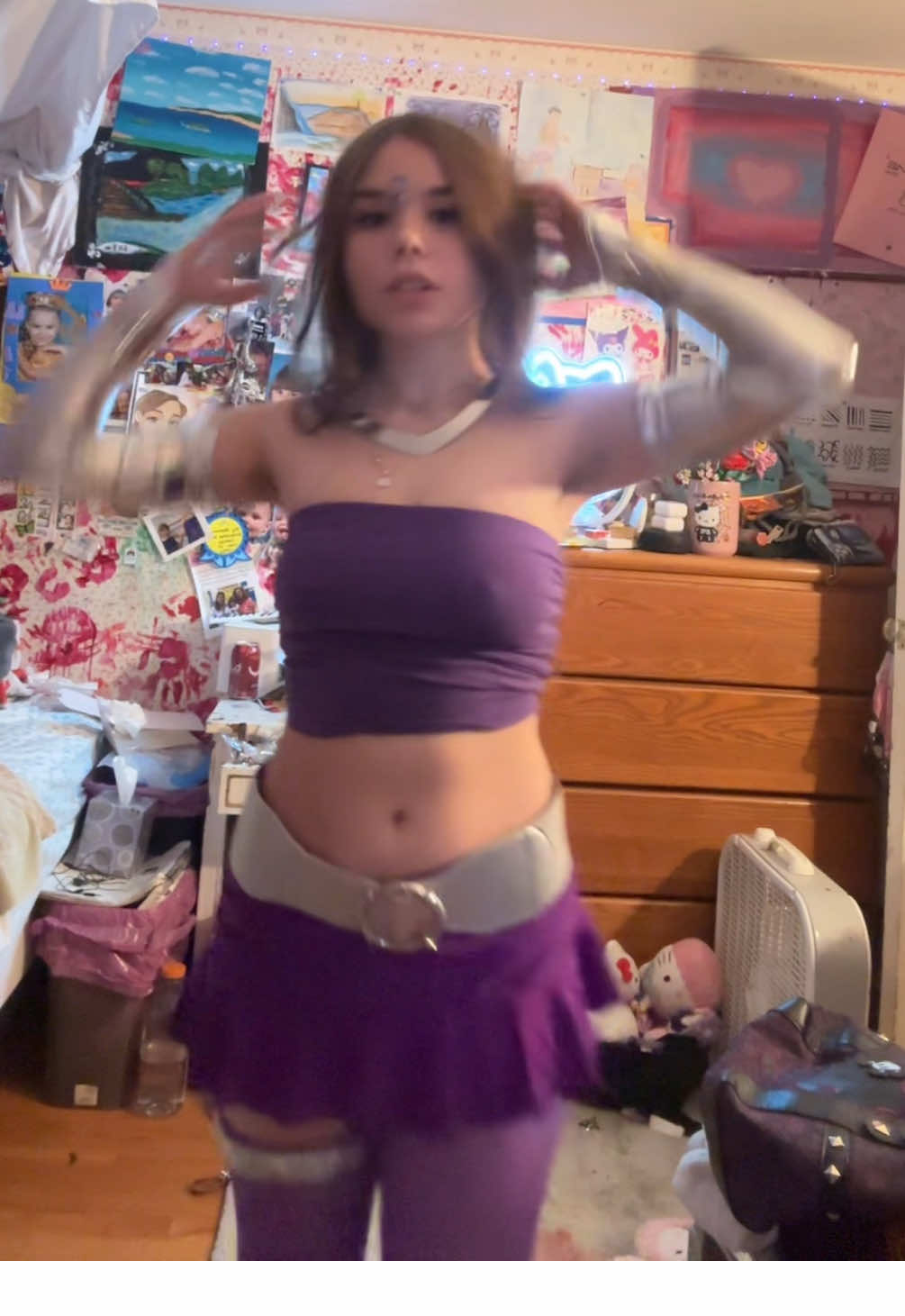 one of the last vid I have of my star costume beforeeee I get the wig and it’s finished :3