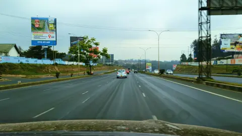 Thika Road📍#titokkenya🇰🇪🇰🇪 #rhumbatotheworld #tembeakenya🇰🇪 #roadtriplovers #rhumbamusicchallenge @Ms lynn @RoadRecce @Rhumba To The World 🌎 