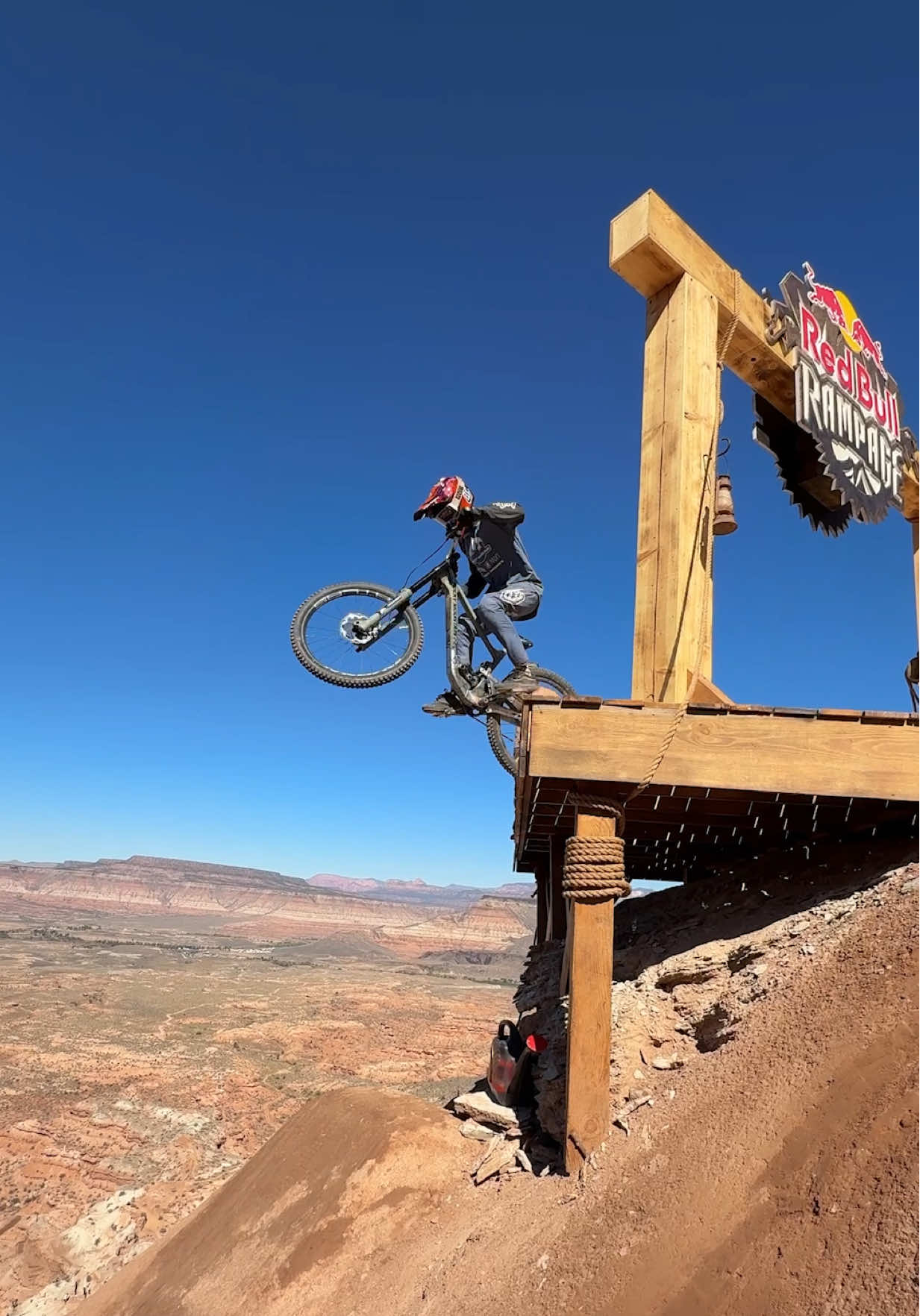 the men are ready to drop in 😤💥 #RedBullRampage Catch all the action live on Red Bull TV @ 10:30 MST #mtb #freeridemtb #mountainbiking #mtblife  