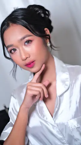 Thai makeup as requested by this lovely debutant✨ #antipolomakeupartist #makeup #makeupartist #debutante #thaimakeup 