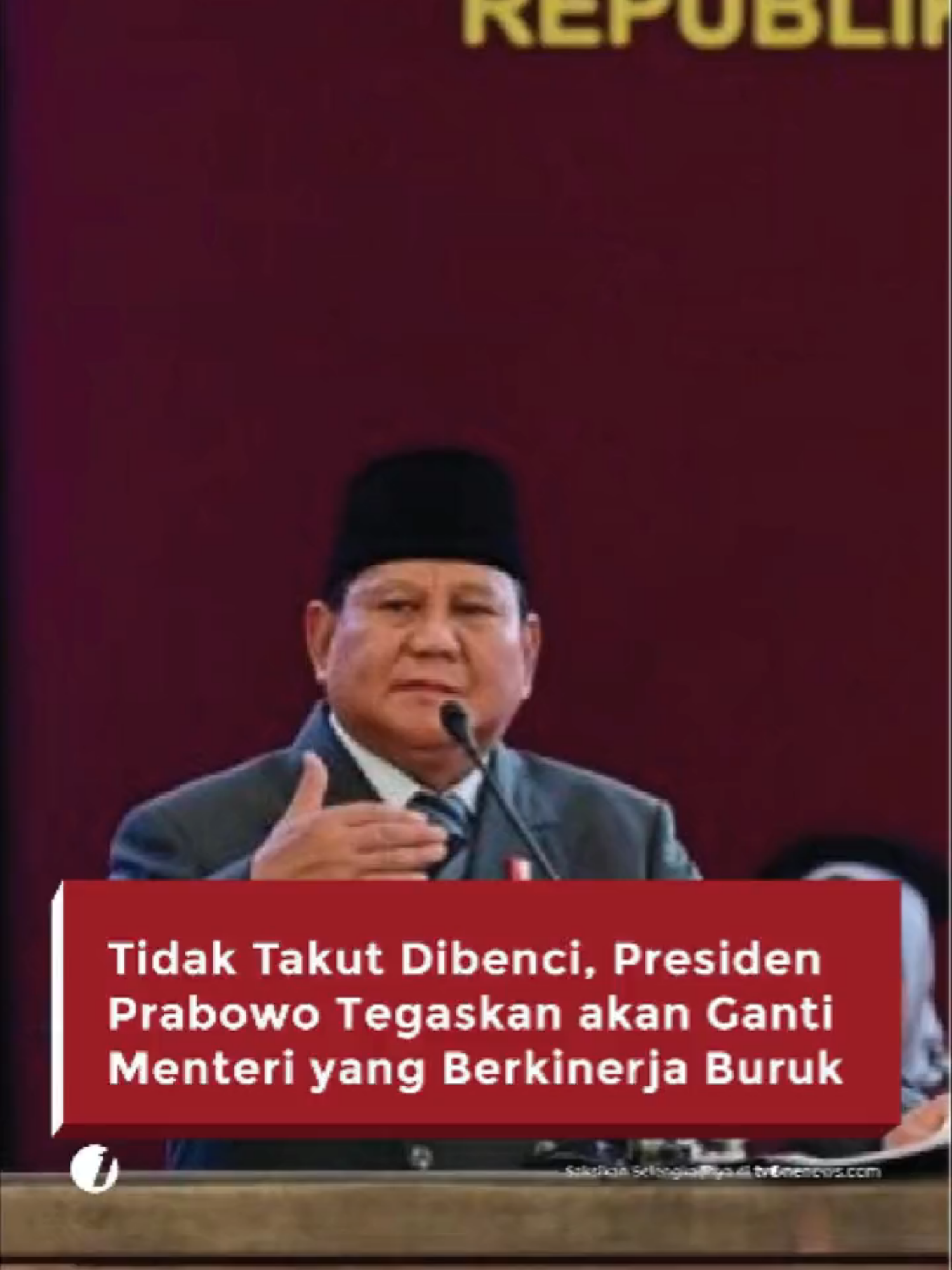 Presiden Prabowo Subianto menegaskan keseriusannya dalam mengawasi kinerja para menterinya. Ia menekankan pentingnya disiplin dan tanggung jawab dalam menjalankan tugas pemerintahan. Bahkan, Presiden telah memberi peringatan tegas kepada para menteri. Bagi yang mendapat teguran hingga tiga kali dan tidak menunjukkan perbaikan akan langsung diganti. 