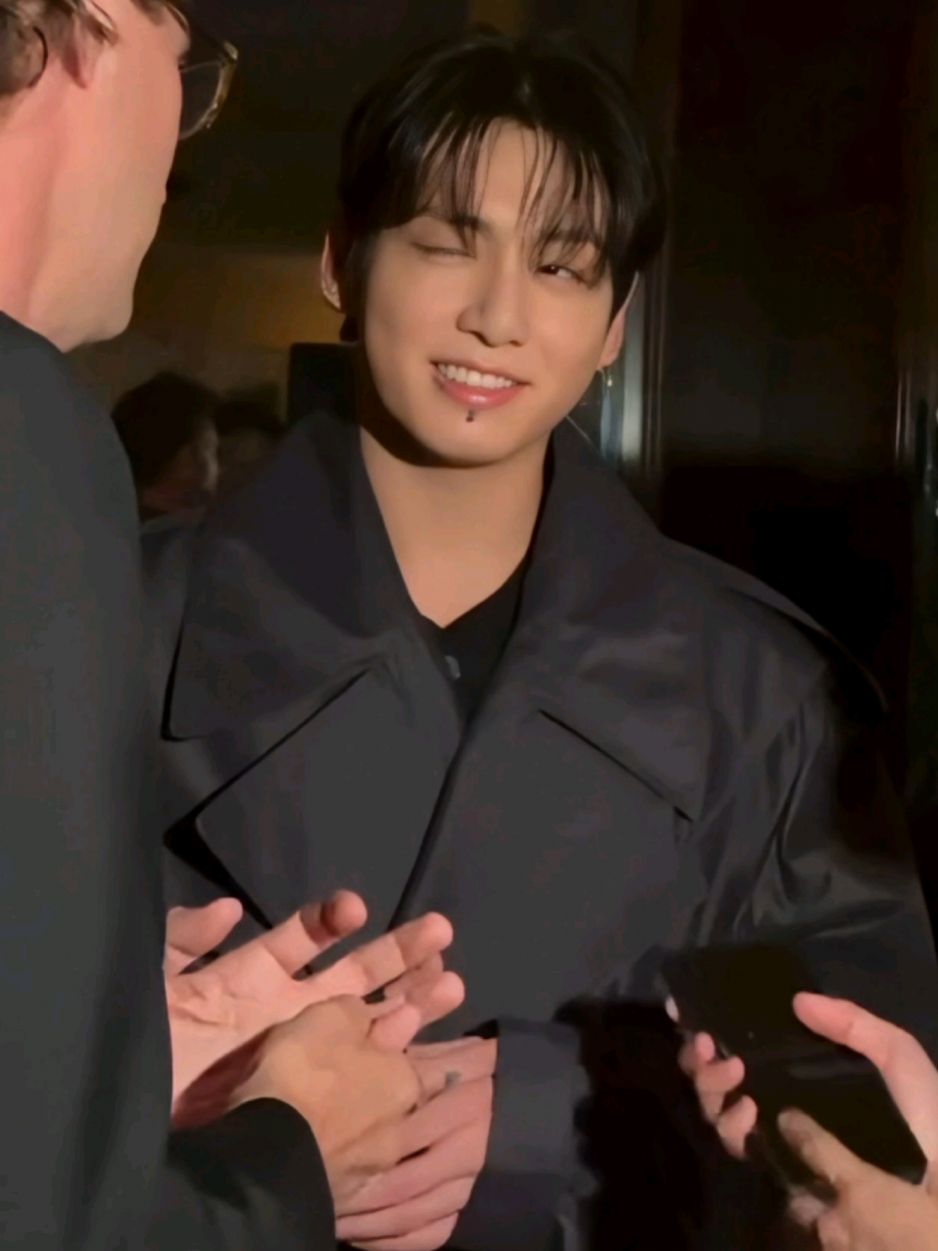 정국 왕자 후광에 윙크에 기절초풍하겠네 증말..⋆♔⁺ ♡⃛⋆⁺ ⋆  🔗2025.9.13 Calvin Klein 2026 S/S Collection After Party, New York Fashion Week   #JungKook#JK#정국#BTS#방탄소년단 