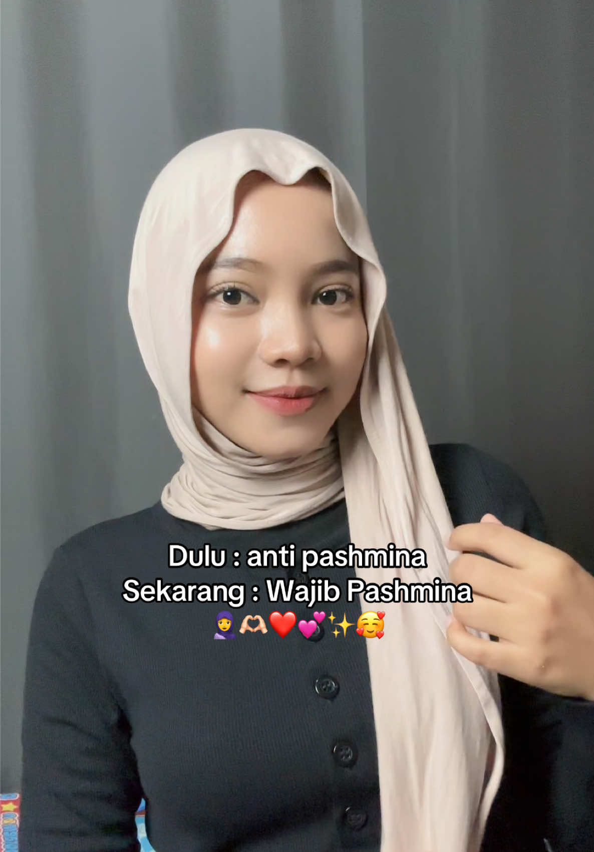Bahannya adem, meleyotnya cakep, gaperlu setrikaan✨ #pashmina #pashminakaos #pashminakaosrayon #hijabkekinian #pashminameleyot 