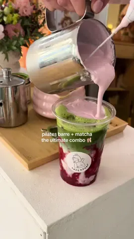 pilates class and raspberry matcha latte with coco milk please 😍  Storm X Café adoré Aix en Provence 🩰✨ #matchalover #pilates #girlyaesthetic #pilatesgirl #pilatesoutfit 