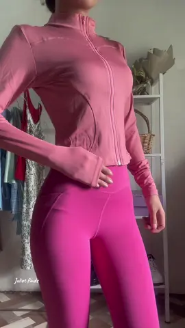 Barbie ka sis?! @Juliet Finds  #pinkgymoutfit #gymjacket #gymoutfit #yogatop #activewear 