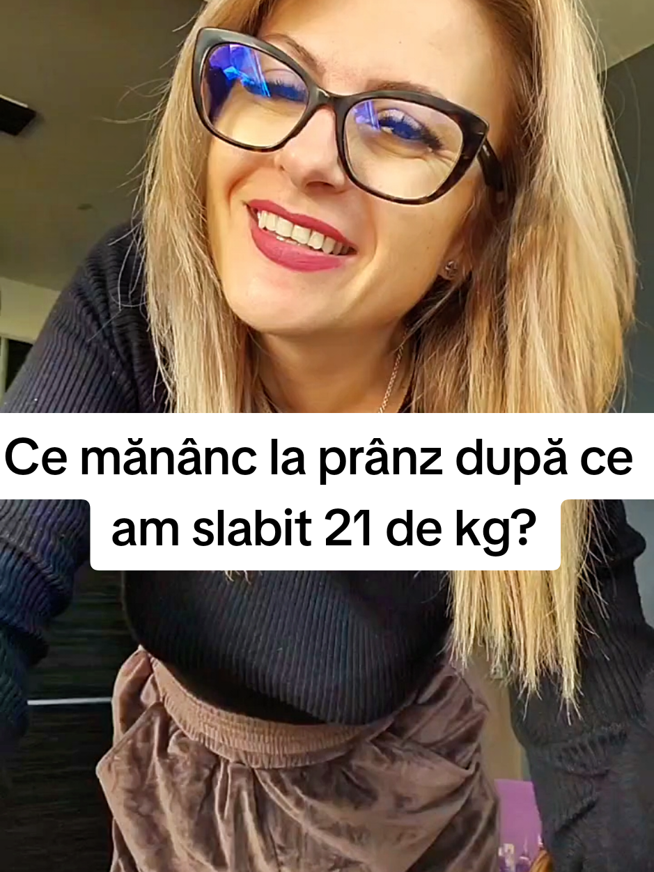 Ce mananc la pranz intr-o zi dupa ce am slabit 21 de kg si de 3 ani ma mentin? Lipie,  de preferat integrala 2 oua jumatate avocado salata iceberg crema de branxa mozzarella condimente #ideimese  #retete  #slabire  #deficit 