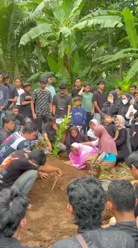 suargo panggonan mu mass 😭🤲🏼 kabeh ngerti nek njenengan tiang sae,,khusnul khotimah 🥀🥀🥀 #rip_yudhistira_br #yudhistira  @yudhistira_br1 