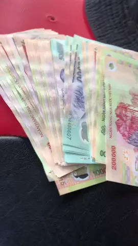 Cơm áo gạo tiền thôi nào 😂