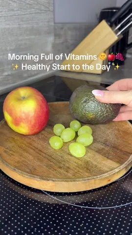 Simple. Natural. Full of vitamins! 💪🍏 #HealthyMorning #Vitamins #FruitPrep #WellnessTips