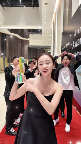 Khi bạn là công chúa duy nhất trong team :)) và đặc quyền 😙😙😙 yêu cả nhà mình nhiều #TikTokAwardsVN #dkpteam #sportsontiktok #hongvi 
