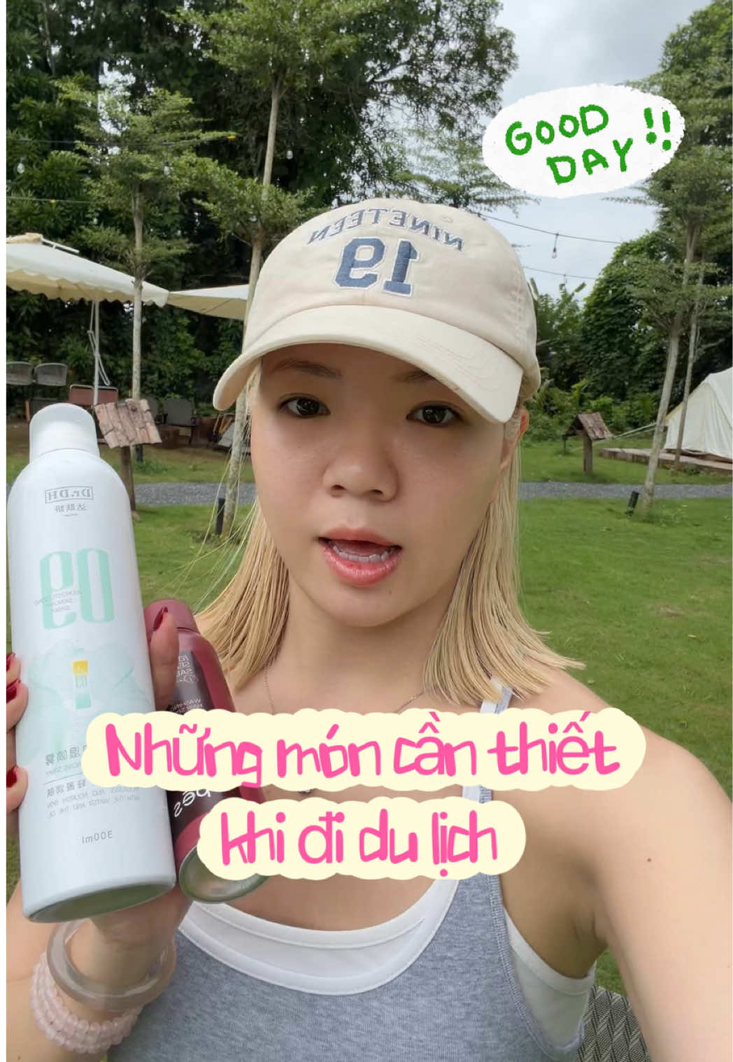 Mấy em ghệ của chị đi du lịch nhớ mang theo những món này nhaaa