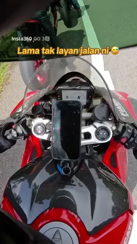 Karak downhill #karakhighway #insta360go3s #ducatipanigalev4 #panigalewest 