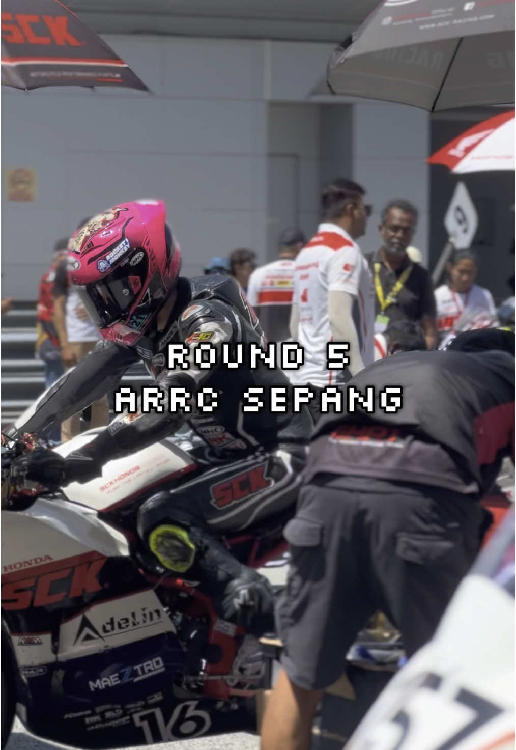 Round 5 + pit walk at ARRC Sepang, the race was on fire🔥🏁 @Asia Road Racing Championship @MaeZtro @SCK Malaysia 🇲🇾 @04  #maeztrolubricant #maeztro #sck #arrc #hondaracingteam 