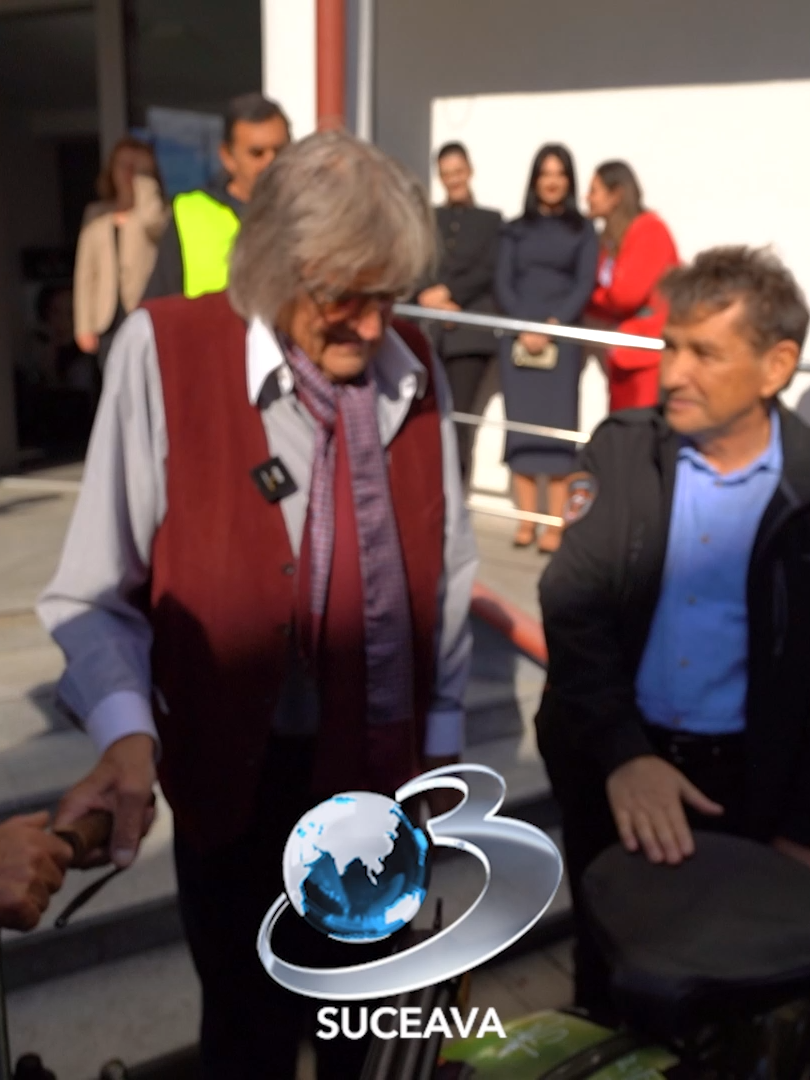 Suceveanul Alexandru Şcheul i-a prezentat maestrului Florin Piersic motocicleta realizată în onoarea seriei de filme Mărgelatu.