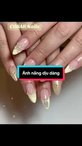Ánh nắng dịu dàng #nail #nailsaigon #nailart #naildesign #nailgiare 